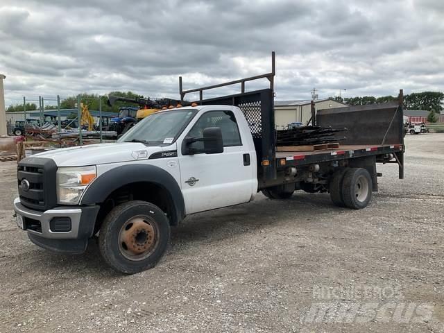 Ford F-450 Pritschenwagen/Pritschenwagen mit Seitenklappe