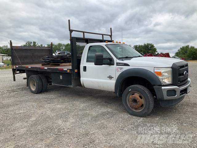 Ford F-450 Pritschenwagen/Pritschenwagen mit Seitenklappe