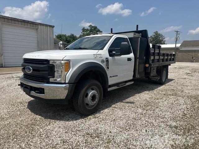 Ford F-450 Pritschenwagen/Pritschenwagen mit Seitenklappe