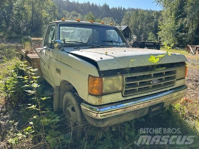 Ford F-450 Pritschenwagen/Pritschenwagen mit Seitenklappe