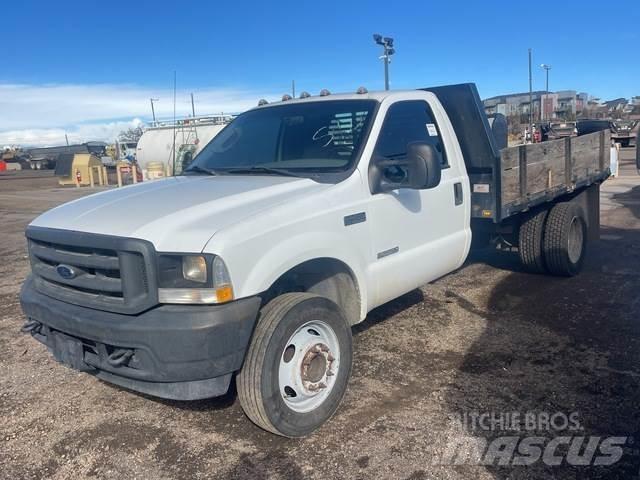 Ford F-450 Pritschenwagen/Pritschenwagen mit Seitenklappe