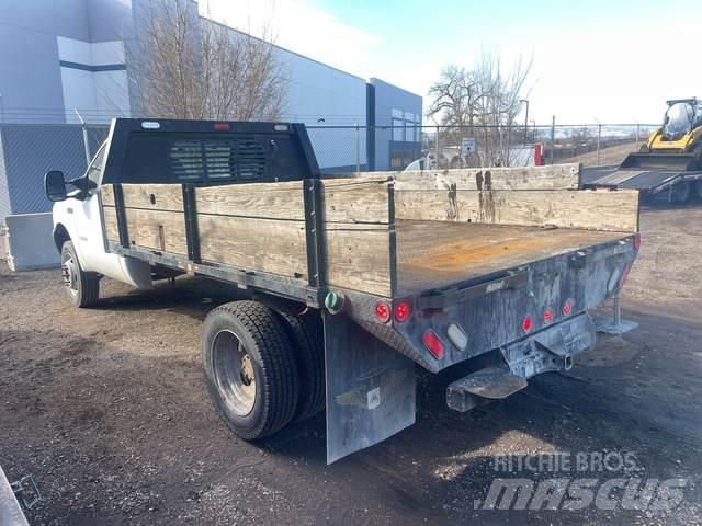 Ford F-450 Pritschenwagen/Pritschenwagen mit Seitenklappe