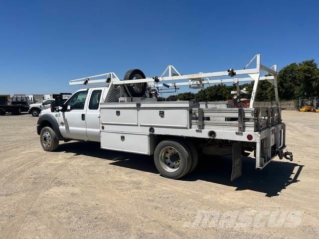 Ford F-450 Pritschenwagen/Pritschenwagen mit Seitenklappe