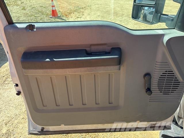 Ford F-450 Pickup/Pritschenwagen