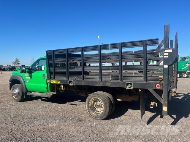 Ford F-450 Pritschenwagen/Pritschenwagen mit Seitenklappe