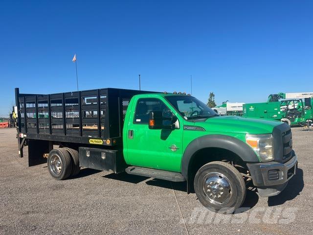 Ford F-450 Pritschenwagen/Pritschenwagen mit Seitenklappe