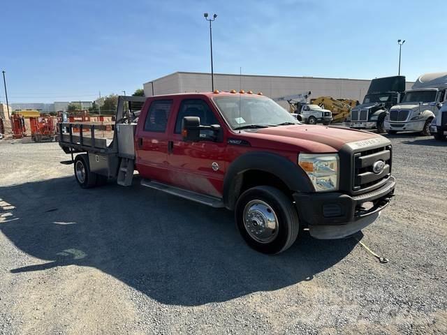 Ford F-550 Pritschenwagen/Pritschenwagen mit Seitenklappe