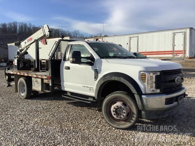 Ford F-550 Pritschenwagen/Pritschenwagen mit Seitenklappe
