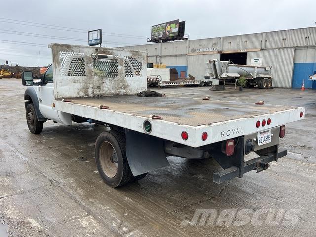 Ford F-550 Pritschenwagen/Pritschenwagen mit Seitenklappe