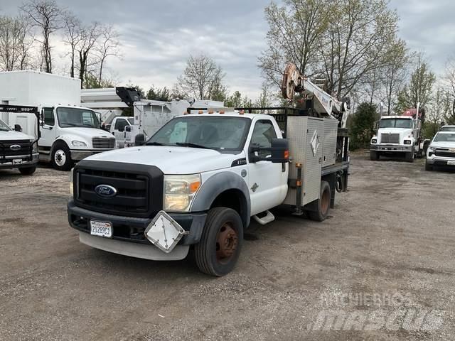 Ford F-550 Pritschenwagen/Pritschenwagen mit Seitenklappe