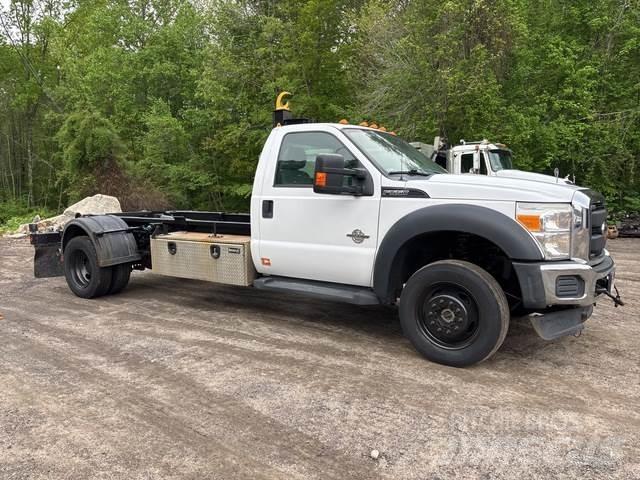 Ford F-550 Abrollkipper