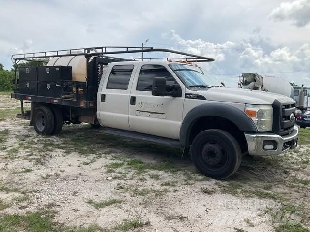 Ford F-550 Pritschenwagen/Pritschenwagen mit Seitenklappe