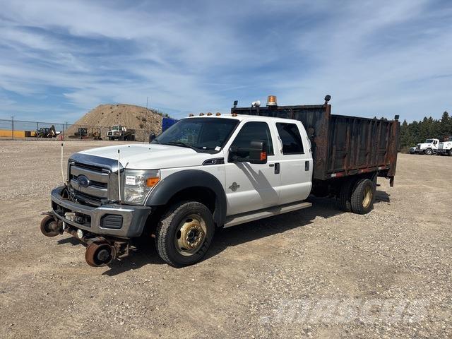 Ford F-550 Pritschenwagen/Pritschenwagen mit Seitenklappe