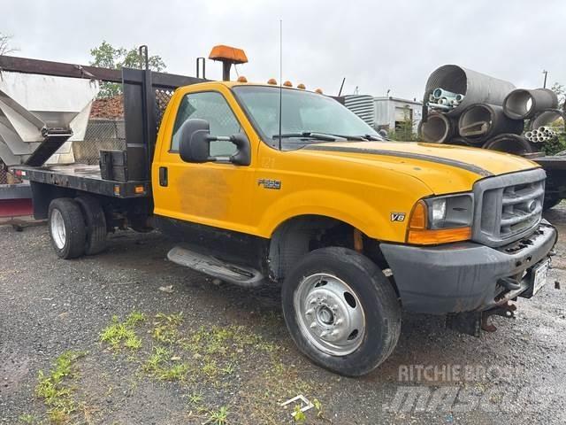 Ford F-550 Pritschenwagen/Pritschenwagen mit Seitenklappe