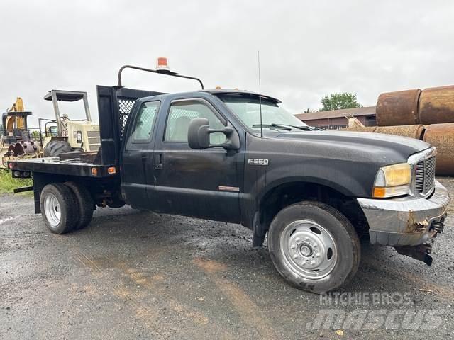 Ford F-550 Pritschenwagen/Pritschenwagen mit Seitenklappe
