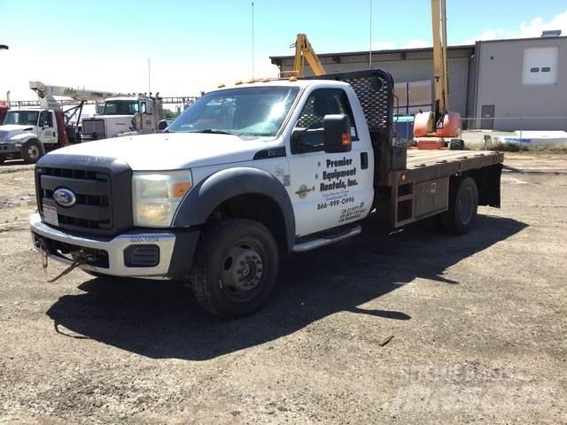 Ford F-550 Pritschenwagen/Pritschenwagen mit Seitenklappe