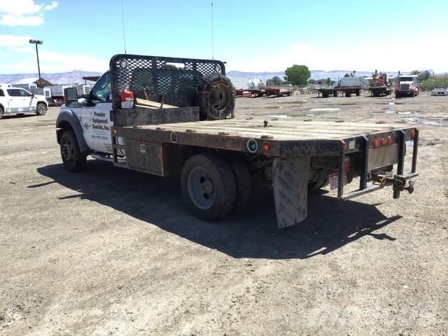 Ford F-550 Pritschenwagen/Pritschenwagen mit Seitenklappe