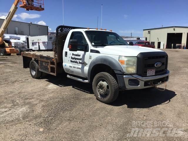 Ford F-550 Pritschenwagen/Pritschenwagen mit Seitenklappe
