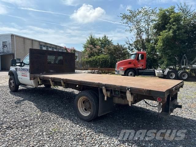 Ford F-550 Pritschenwagen/Pritschenwagen mit Seitenklappe