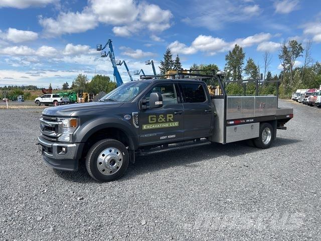 Ford F-550 Pritschenwagen/Pritschenwagen mit Seitenklappe