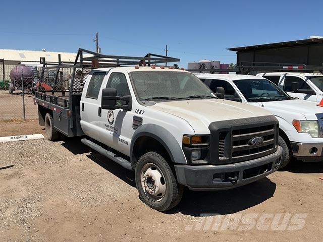 Ford F-550 Pritschenwagen/Pritschenwagen mit Seitenklappe