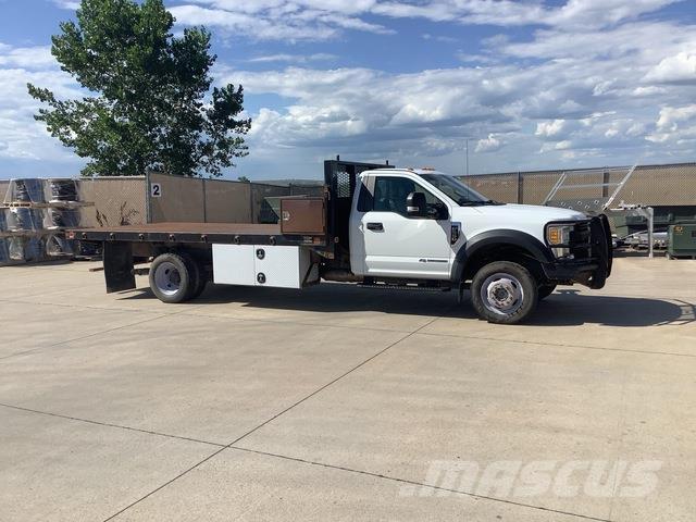 Ford F-550 Pritschenwagen/Pritschenwagen mit Seitenklappe