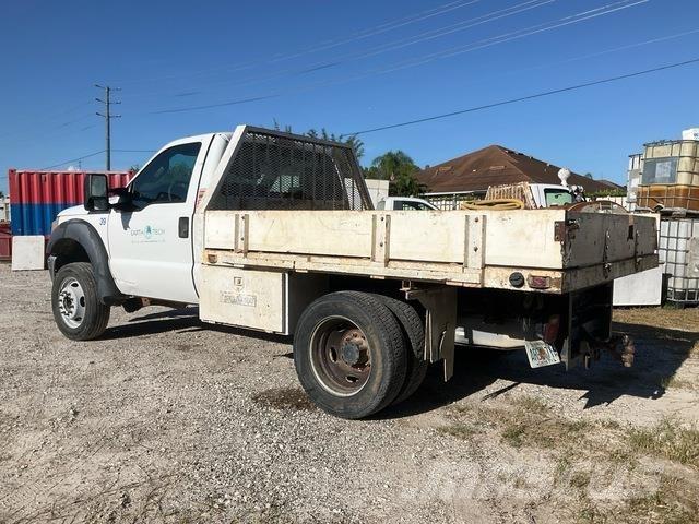 Ford F-550 Pritschenwagen/Pritschenwagen mit Seitenklappe