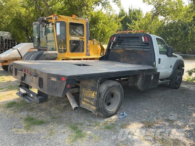 Ford F-550 Pritschenwagen/Pritschenwagen mit Seitenklappe