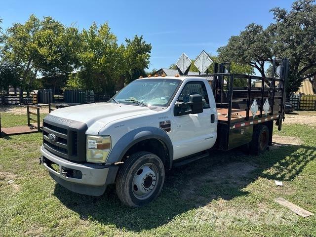 Ford F-550 Pritschenwagen/Pritschenwagen mit Seitenklappe