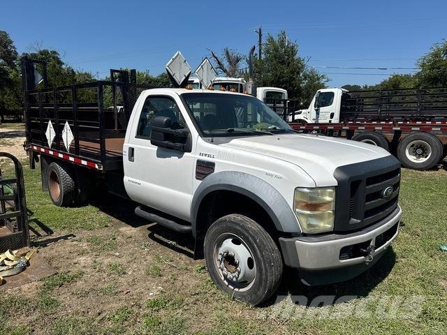 Ford F-550 Pritschenwagen/Pritschenwagen mit Seitenklappe