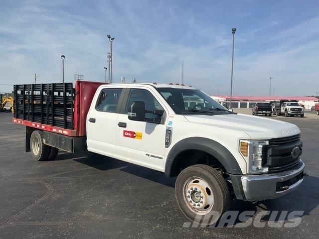 Ford F-550 Pritschenwagen/Pritschenwagen mit Seitenklappe