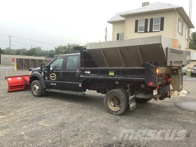 Ford F-550 Schneeschilde und -pflüge