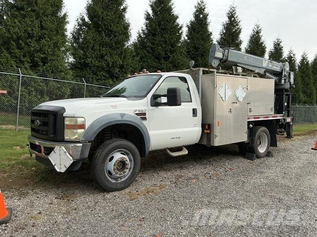 Ford F-550 Kranwagen