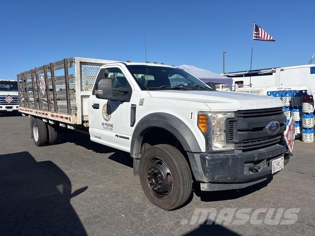 Ford F-550 Pritschenwagen/Pritschenwagen mit Seitenklappe