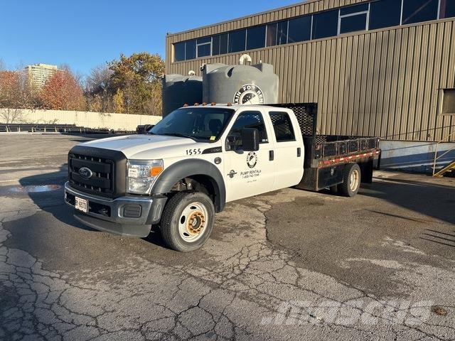 Ford F-550 Pritschenwagen/Pritschenwagen mit Seitenklappe