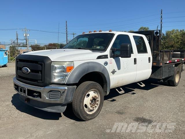 Ford F-550 Pritschenwagen/Pritschenwagen mit Seitenklappe