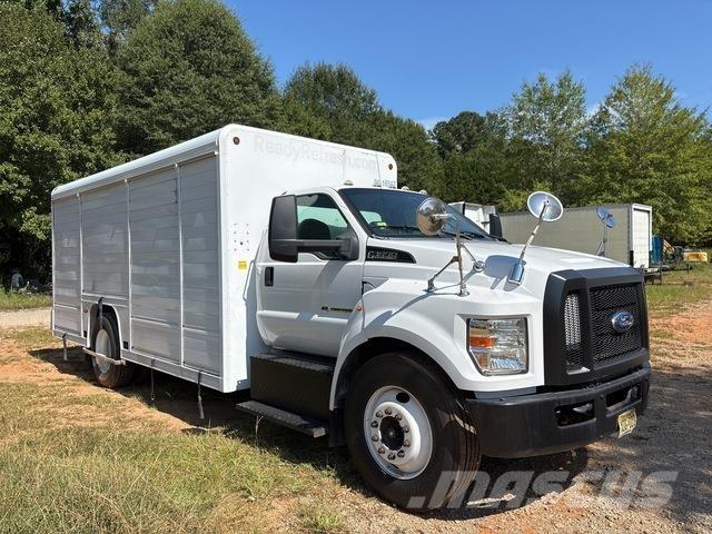 Ford F-650 Getränkewagen