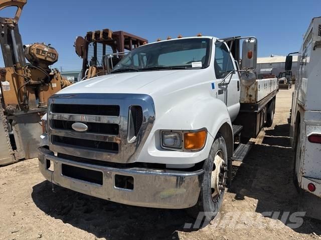 Ford F-650 Pritschenwagen/Pritschenwagen mit Seitenklappe