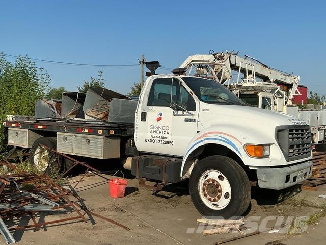Ford F-650 Pritschenwagen/Pritschenwagen mit Seitenklappe