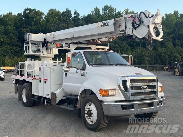 Ford F-750 Fahrzeug mit mobiler Bohranlage