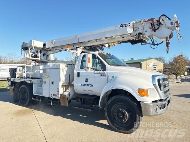 Ford F-750 Fahrzeug mit mobiler Bohranlage
