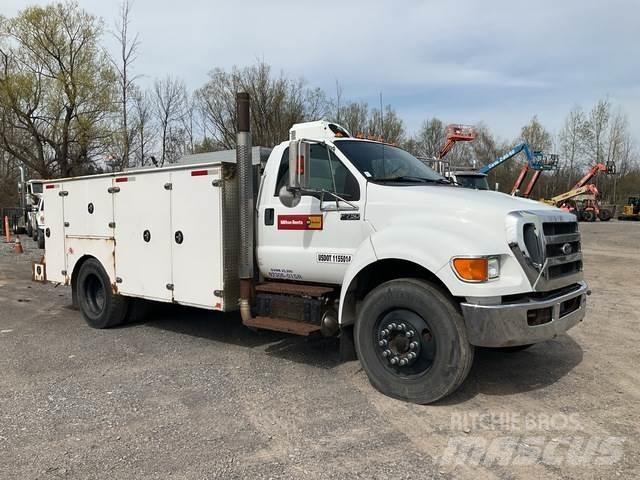 Ford F-750 Kommunal-Sonderfahrzeuge