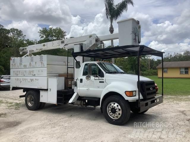 Ford F-750 LKW-Arbeitsbühnen