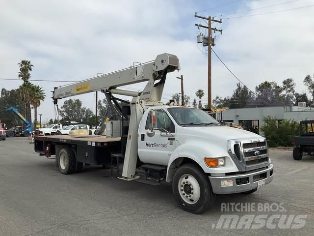Ford F-750 Andere Fahrzeuge