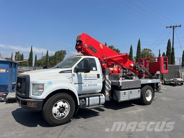 Ford F-750 Andere Fahrzeuge