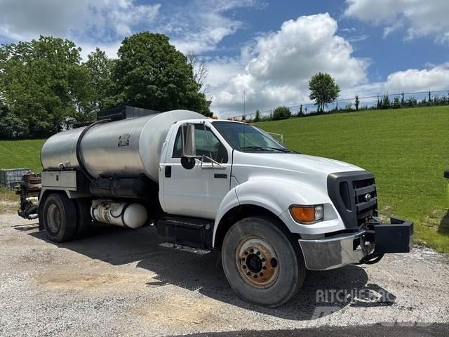 Ford F-750 Betonmischer