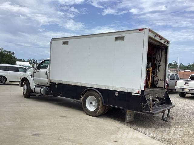 Ford F-750 Tankwagen