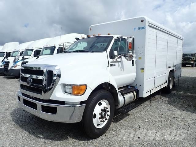 Ford F-750 Getränkewagen