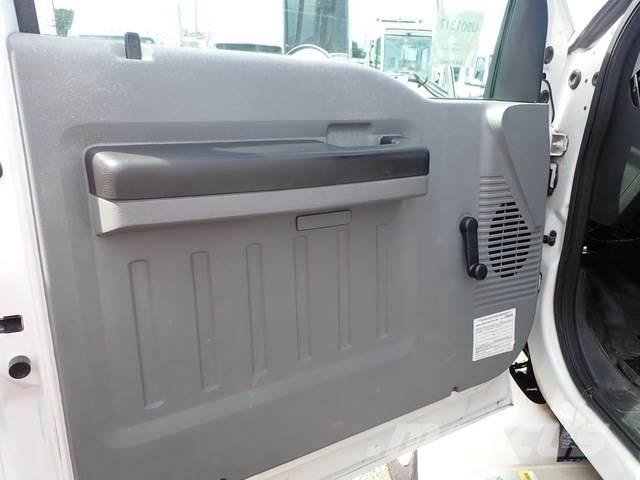 Ford F-750 Getränkewagen