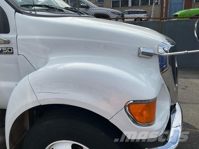 Ford F-750 Getränkewagen